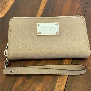 Michael Kors Wristlet